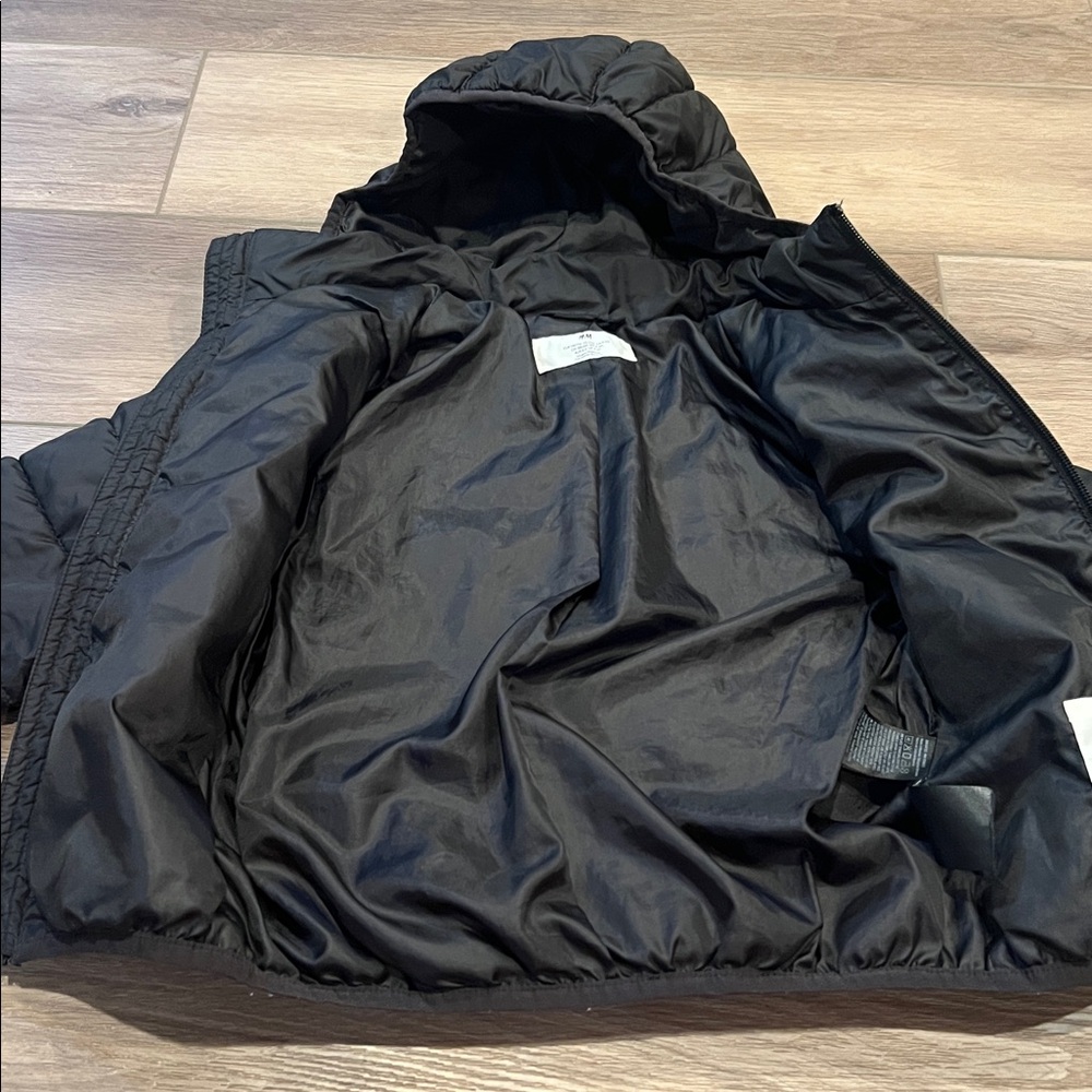 H&M Kids Black Puffer Jacket Size 5T/6 Removable Hood Full Zip Pockets - Picture 4 of 14